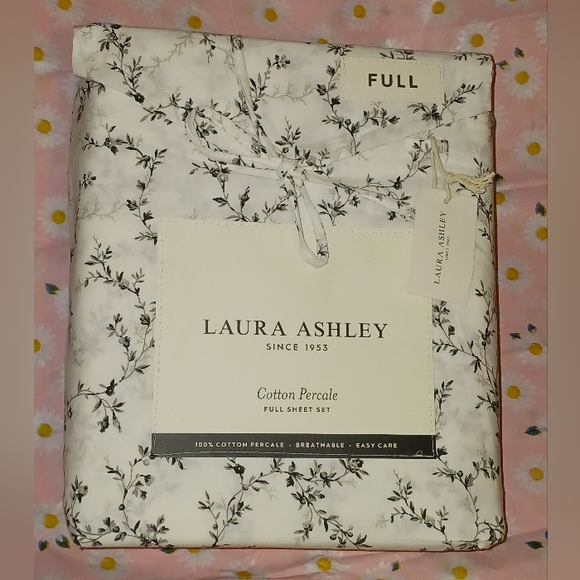 Laura Ashley Saras Sprig Black & White Floral Cotton Percale Sheet Set